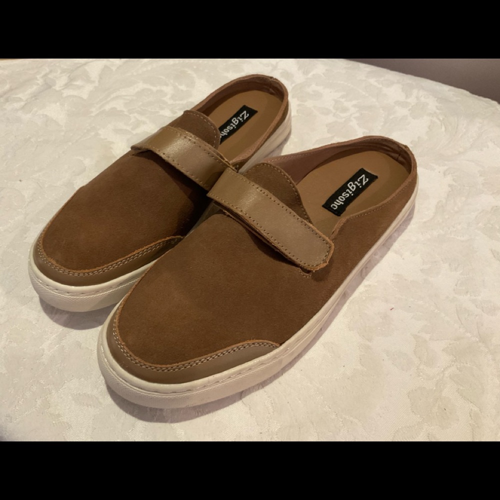 NWT Zigisoho Leather/Suede Mules